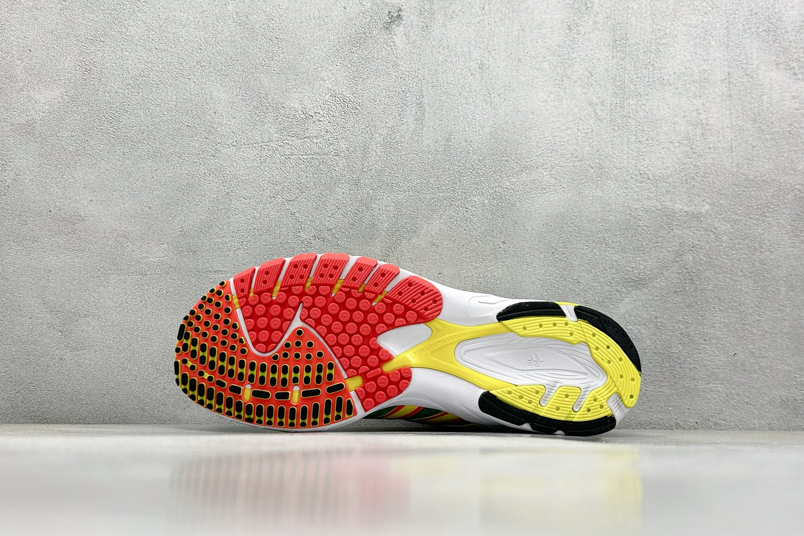 阿迪达斯adidas originals Neftenga纯原版本红黄绿马拉松网面超轻透气跑步鞋 莆田阿迪达斯货源 货号：JI0494