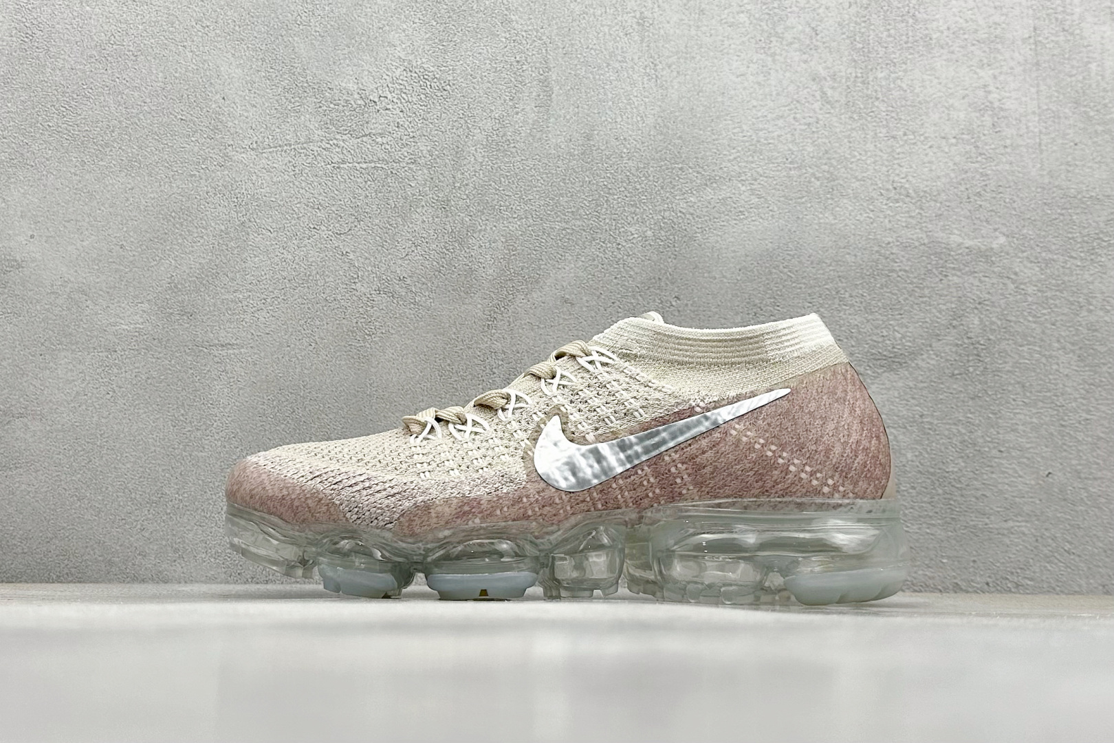 耐克Nike Air Vapormax Flyknit纯原版本樱花粉渐变全掌气垫跑鞋 莆田耐克工厂 货号：849557-202