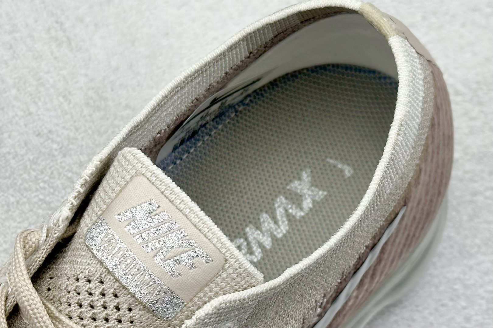 耐克Nike Air Vapormax Flyknit纯原版本樱花粉渐变全掌气垫跑鞋 莆田耐克工厂 货号：849557-202