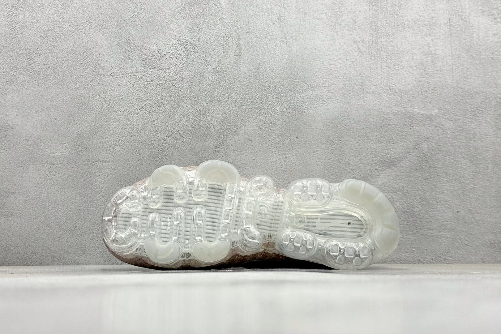 耐克Nike Air Vapormax Flyknit纯原版本樱花粉渐变全掌气垫跑鞋 莆田耐克工厂 货号：849557-202