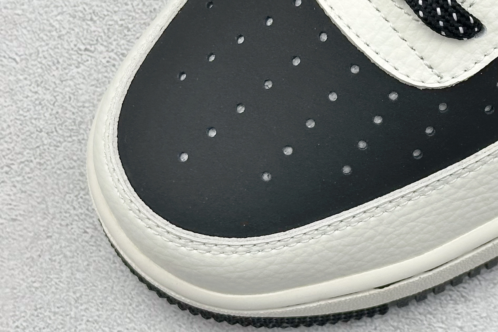 耐克FOD x Nike Air Force 1'07 Low纯原版本空军一号AF1白灰黑七彩镭射钩板鞋 莆田耐克货源 货号：LW9279-011