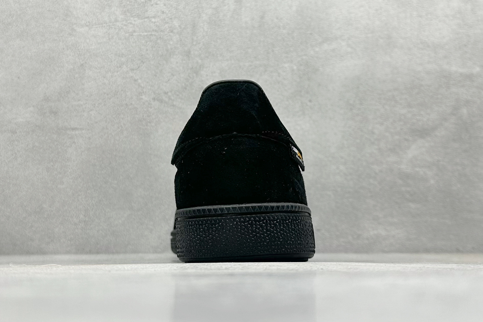 阿迪达斯adidas Originals Handball SPZL纯原版本手球运动员系列黑灰色板鞋 莆田鞋阿迪达斯货源 货号：IE6603