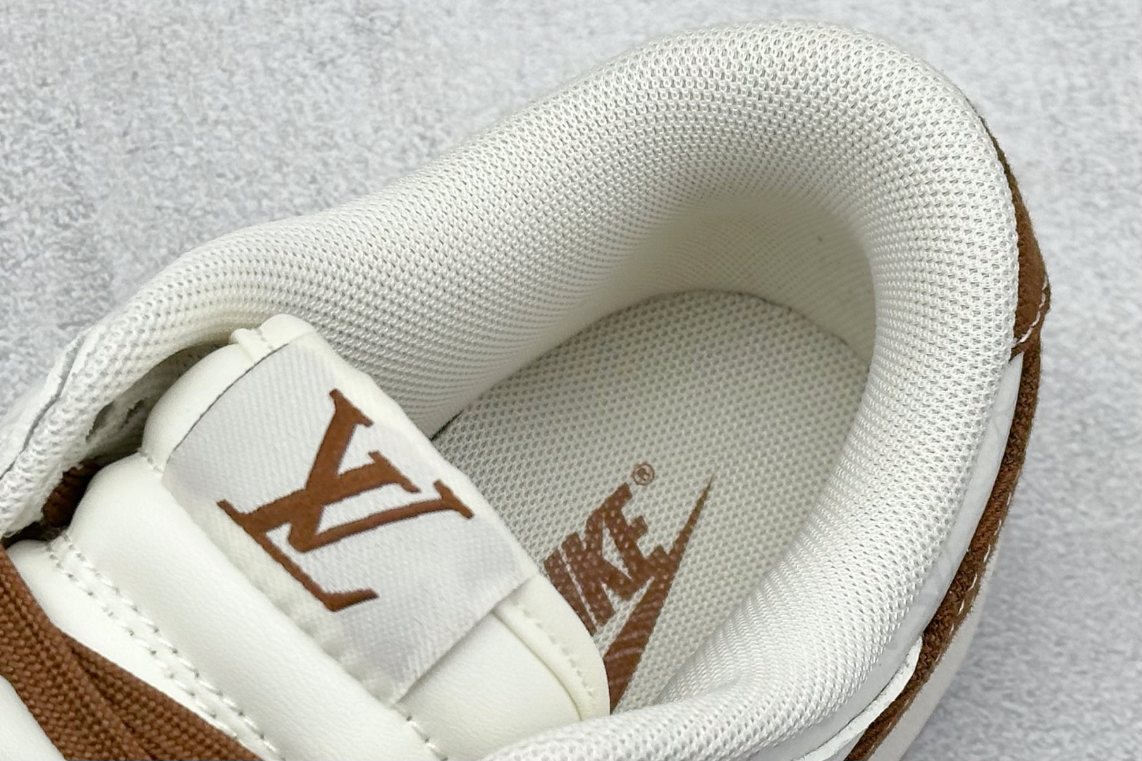 耐克Louis Vuitton x Nike SB Dunk Low纯原版本路易威登联名SB Dunk咖啡牛仔LV板鞋 莆田耐克代理 货号：SC9772-806