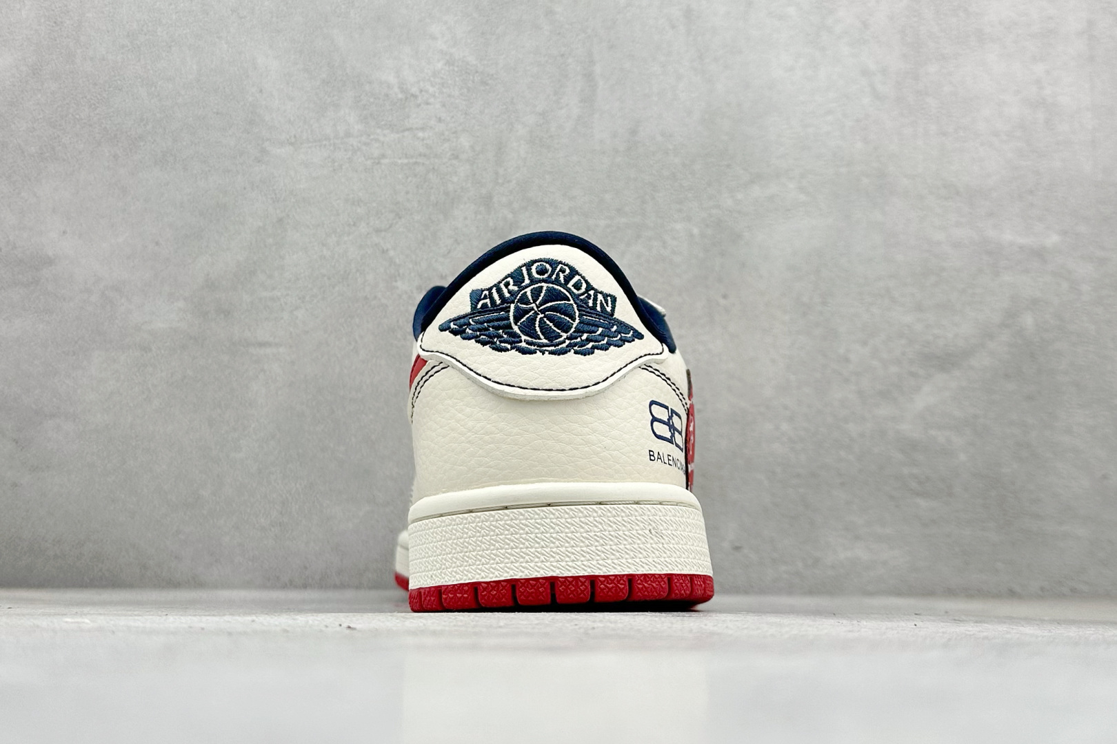 乔丹Balenciaga x Air Jordan 1 Low纯原版本巴黎世家联名AJ1定制配色倒钩板鞋 莆田AJ批发 货号：DS2025-001