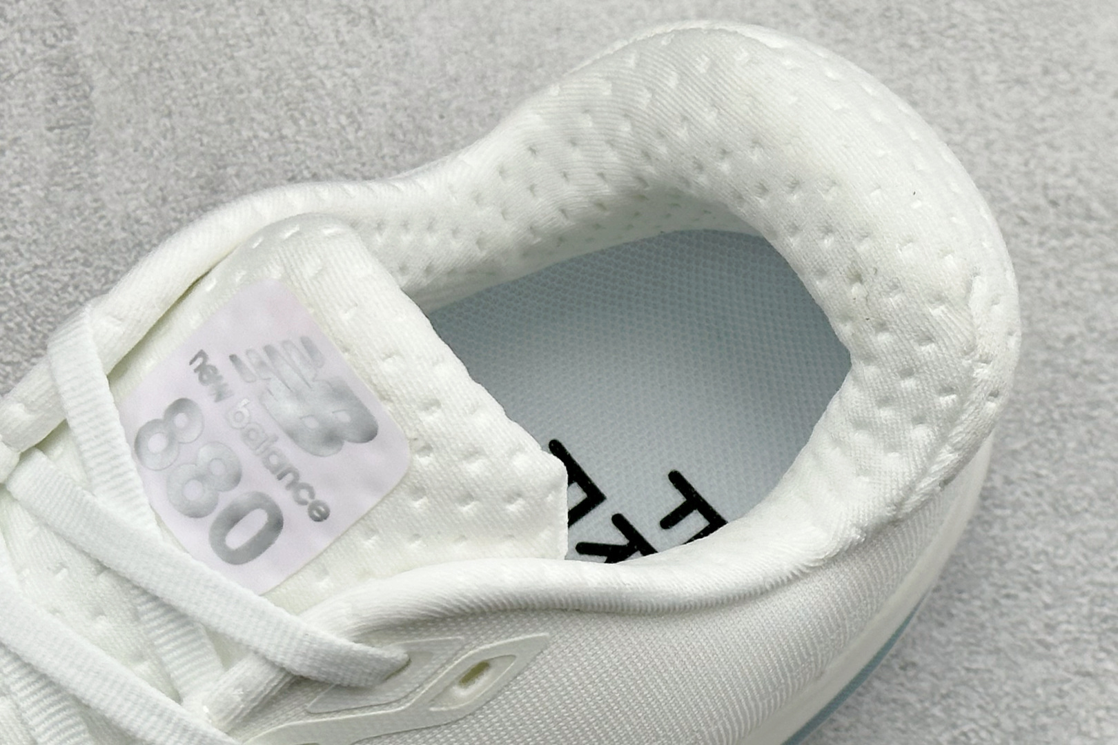 新百伦New Balance W880纯原版本M880白色缓震跑鞋 莆田新百伦货源 货号：W880W15