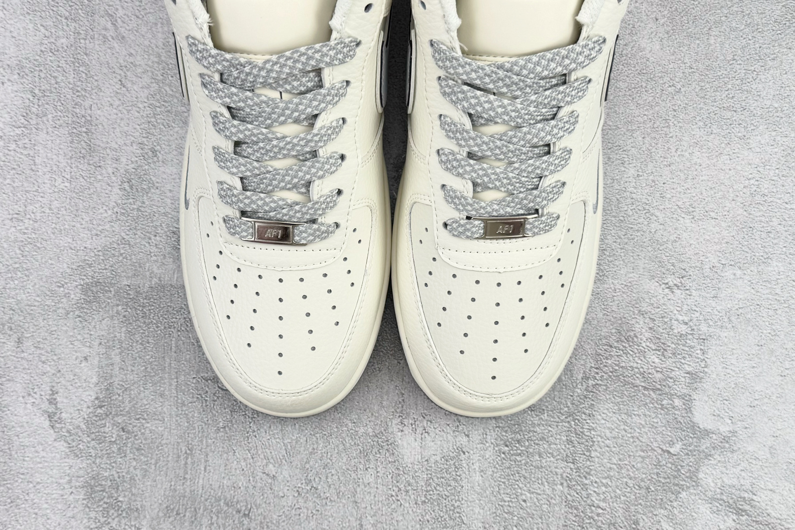 耐克Nike Air Force 1'07 Low纯原版本空军一号AF1米白灰标低帮板鞋 莆田耐克货源 货号：CS5288-042