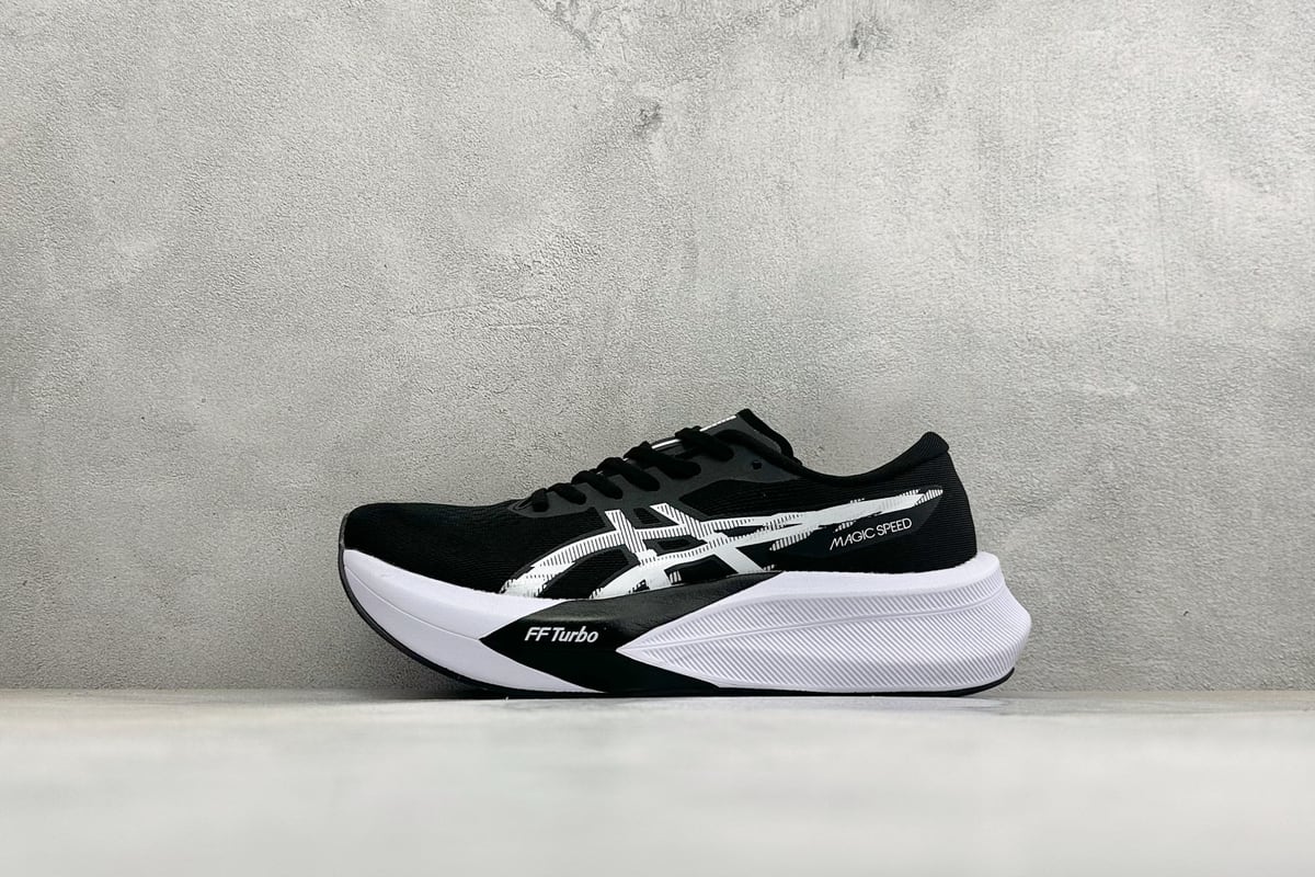 亚瑟士 Asics MAGIC SPEED 4 亚瑟士低帮专业越野跑步鞋 白银黑 正面实拍图