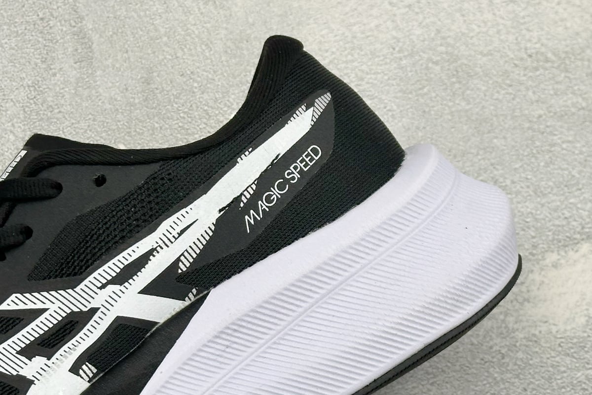 亚瑟士 Asics MAGIC SPEED 4 亚瑟士低帮专业越野跑步鞋 白银黑 细节实拍图