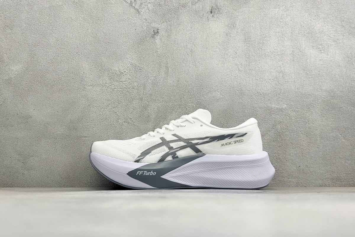 亚瑟士 Asics MAGIC SPEED 4 亚瑟士低帮专业越野跑步鞋 白银黑 正面实拍图