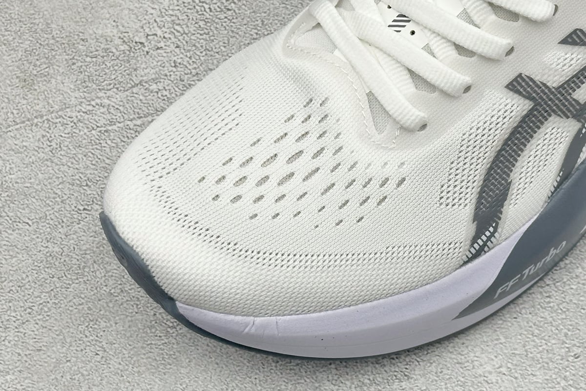 亚瑟士 Asics MAGIC SPEED 4 亚瑟士低帮专业越野跑步鞋 白银黑 鞋标实拍图