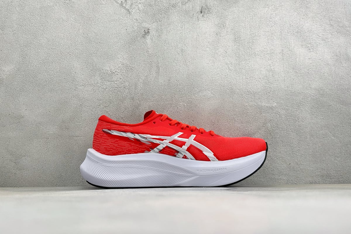 亚瑟士 Asics MAGIC SPEED 4 亚瑟士低帮专业越野跑步鞋 白银红 侧面实拍图