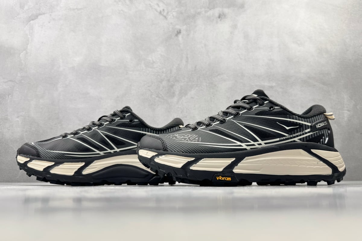 霍伽 HOKA ONE ONE Mafate Speed 2 黑白 鞋跟实拍图