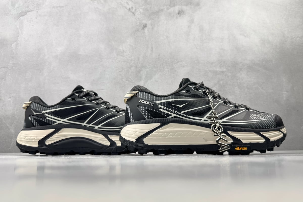 霍伽 HOKA ONE ONE Mafate Speed 2 黑白 鞋底实拍图