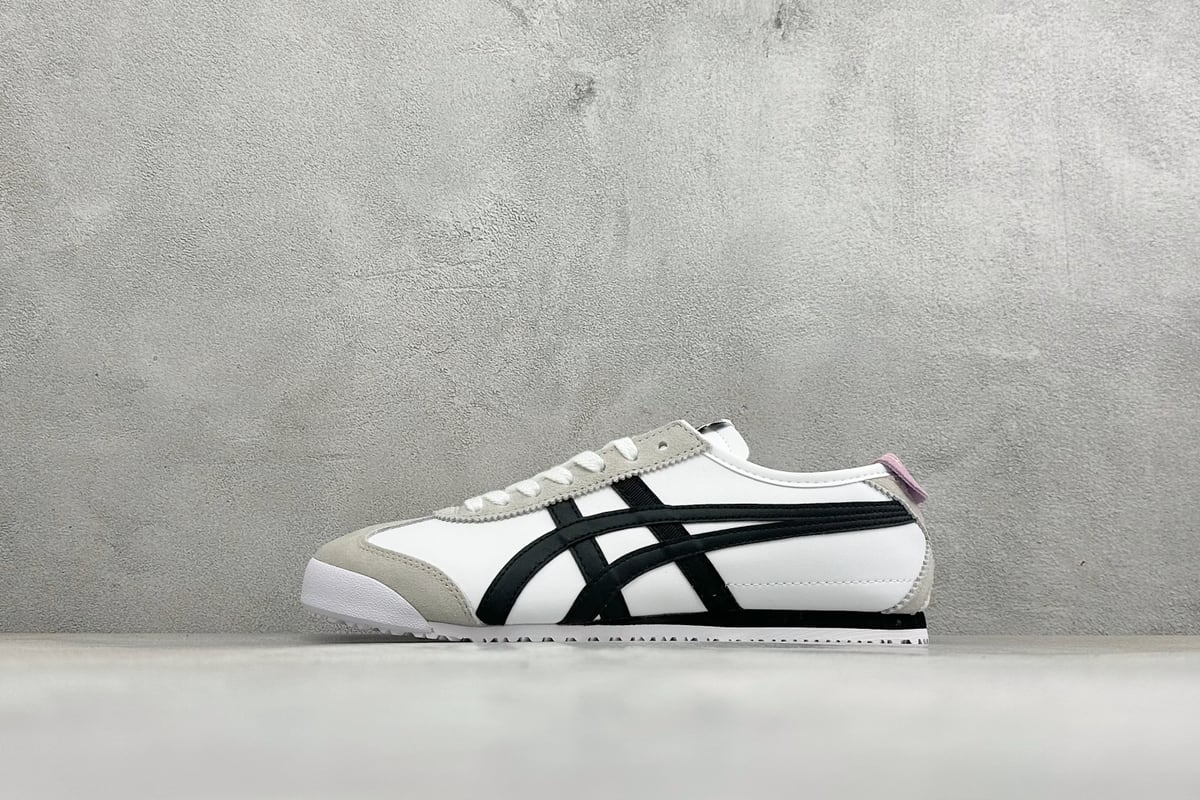 昂跑 On Onitsuka Tiger MEXICO66 Paraty 银粉黑 正面实拍图