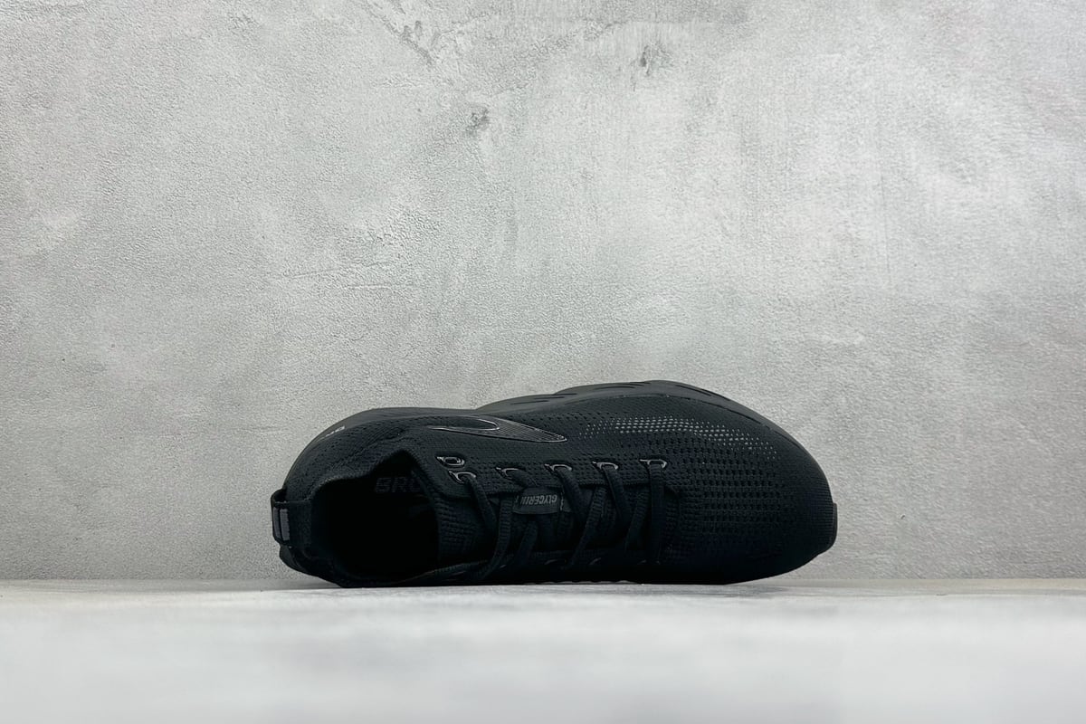 布鲁克斯 Brooks Glycerin Flex 减震耐磨支撑透气 低帮休闲跑步鞋 黑 背面实拍图