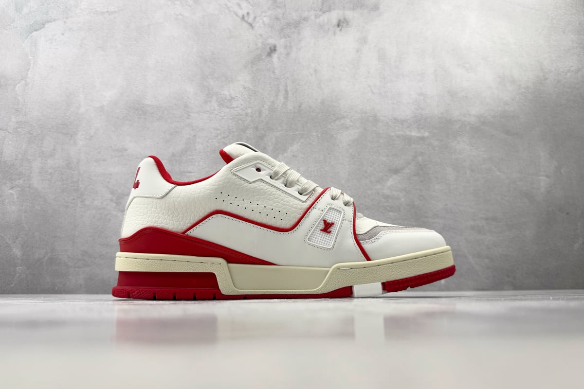 路易威登 LOUIS VUITTON Trainer 白红 侧面实拍图