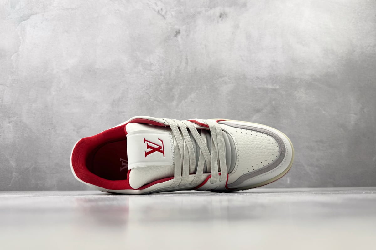路易威登 LOUIS VUITTON Trainer 白红 背面实拍图