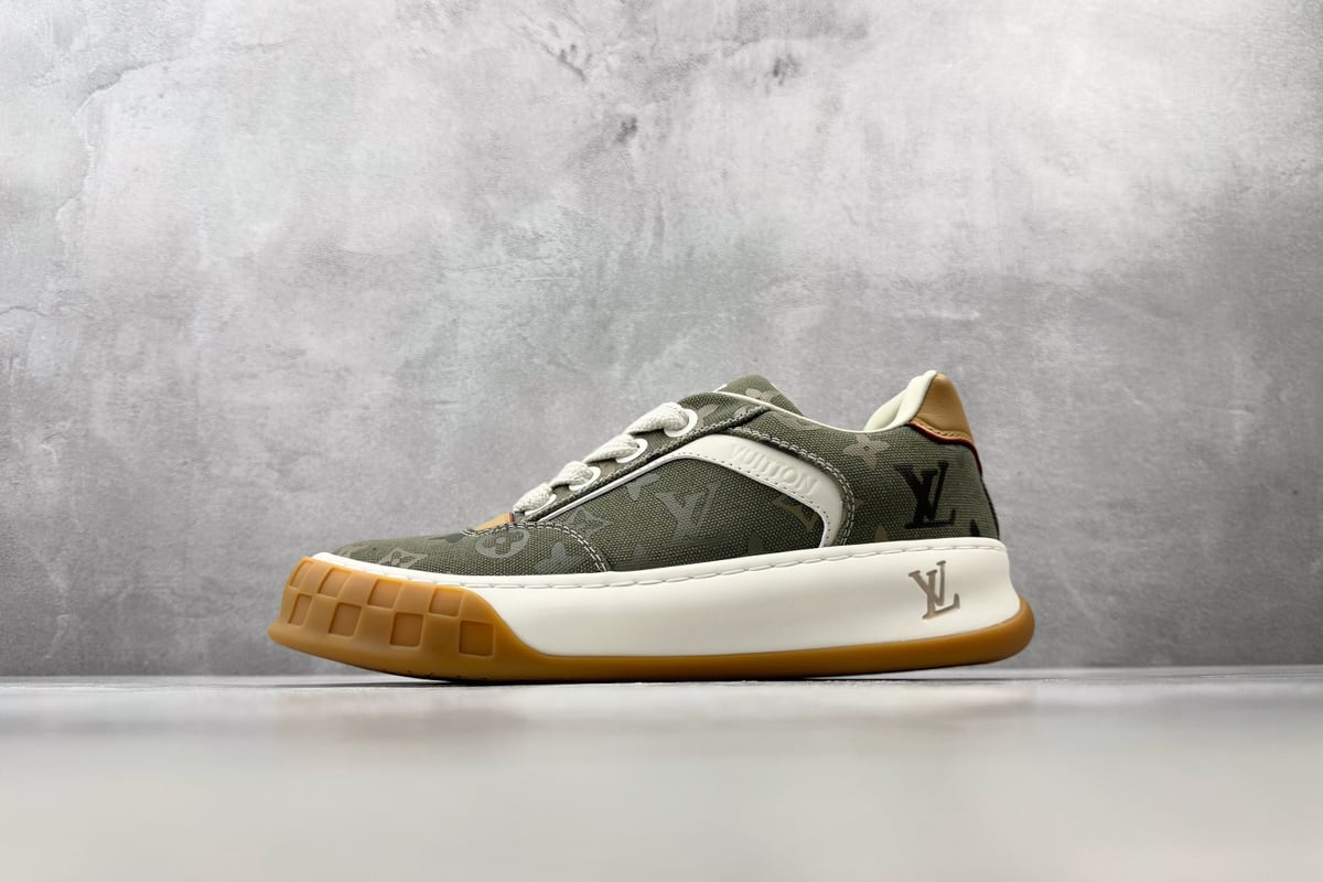 路易威登 LOUIS VUITTON Tilted卡其绿 银黄橙 正面实拍图