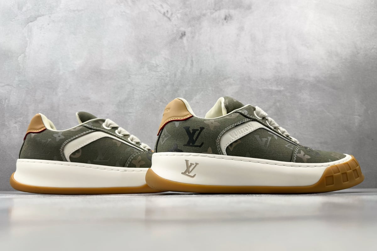 路易威登 LOUIS VUITTON Tilted卡其绿 银黄橙 鞋底实拍图
