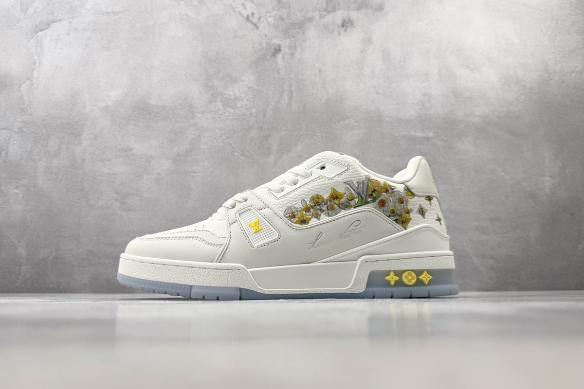 路易威登 LOUIS VUITTON Trainer 白色 正面实拍图