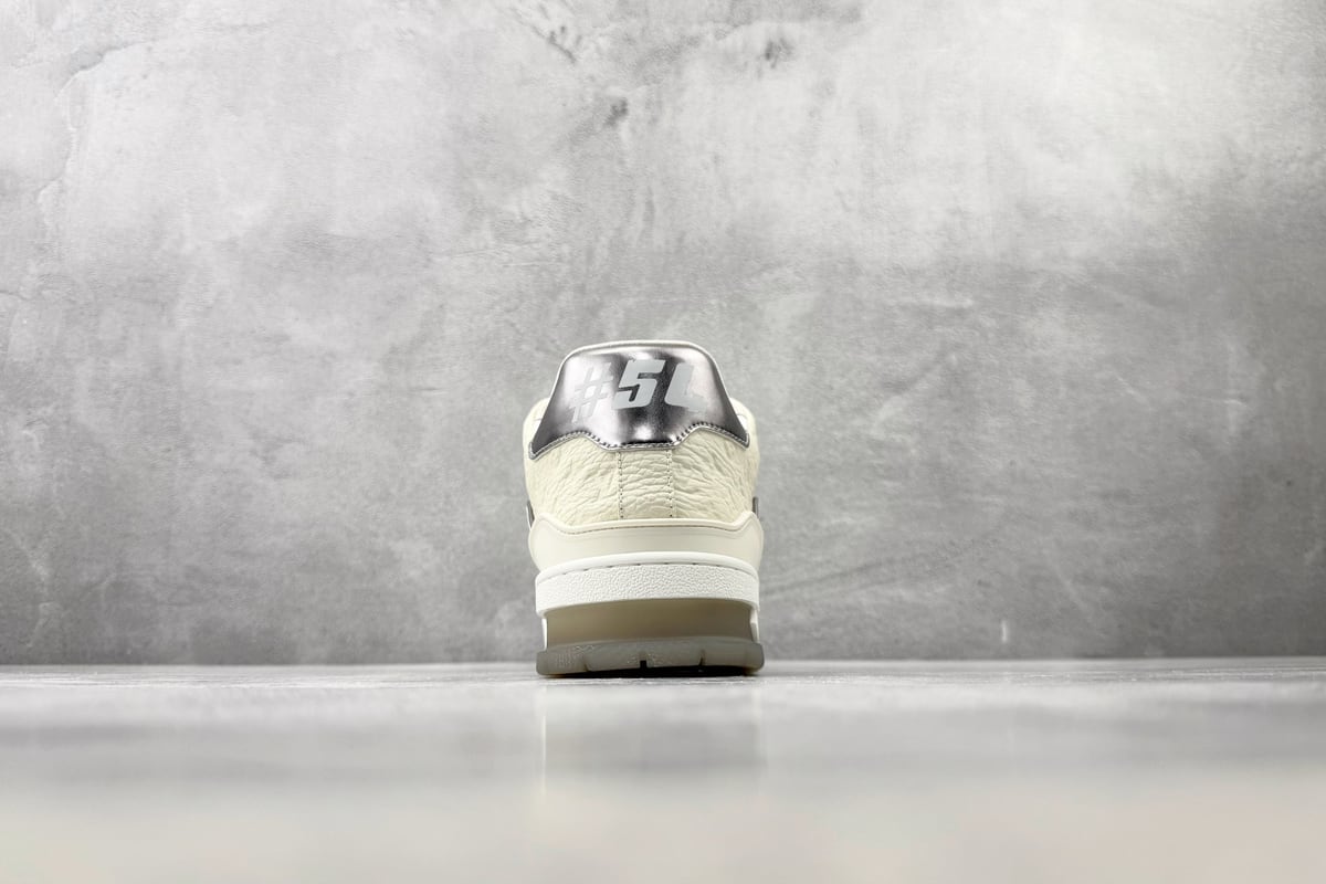 路易威登 LOUIS VUITTON Trainer 米灰 细节实拍图