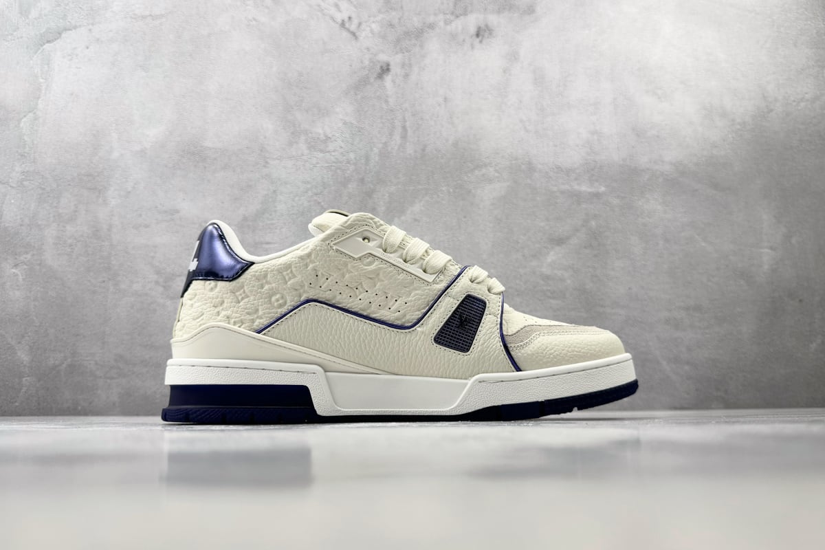路易威登 LOUIS VUITTON Trainer 白蓝 侧面实拍图