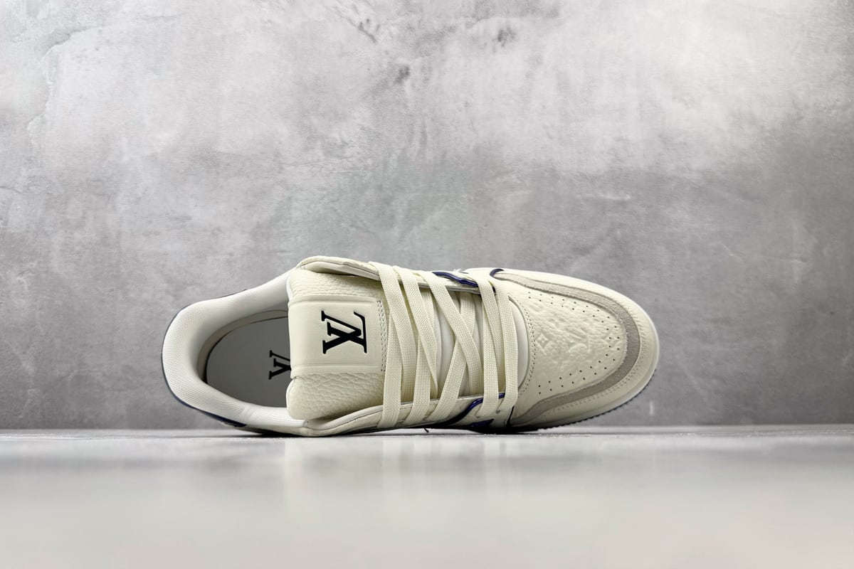 路易威登 LOUIS VUITTON Trainer 白蓝 背面实拍图