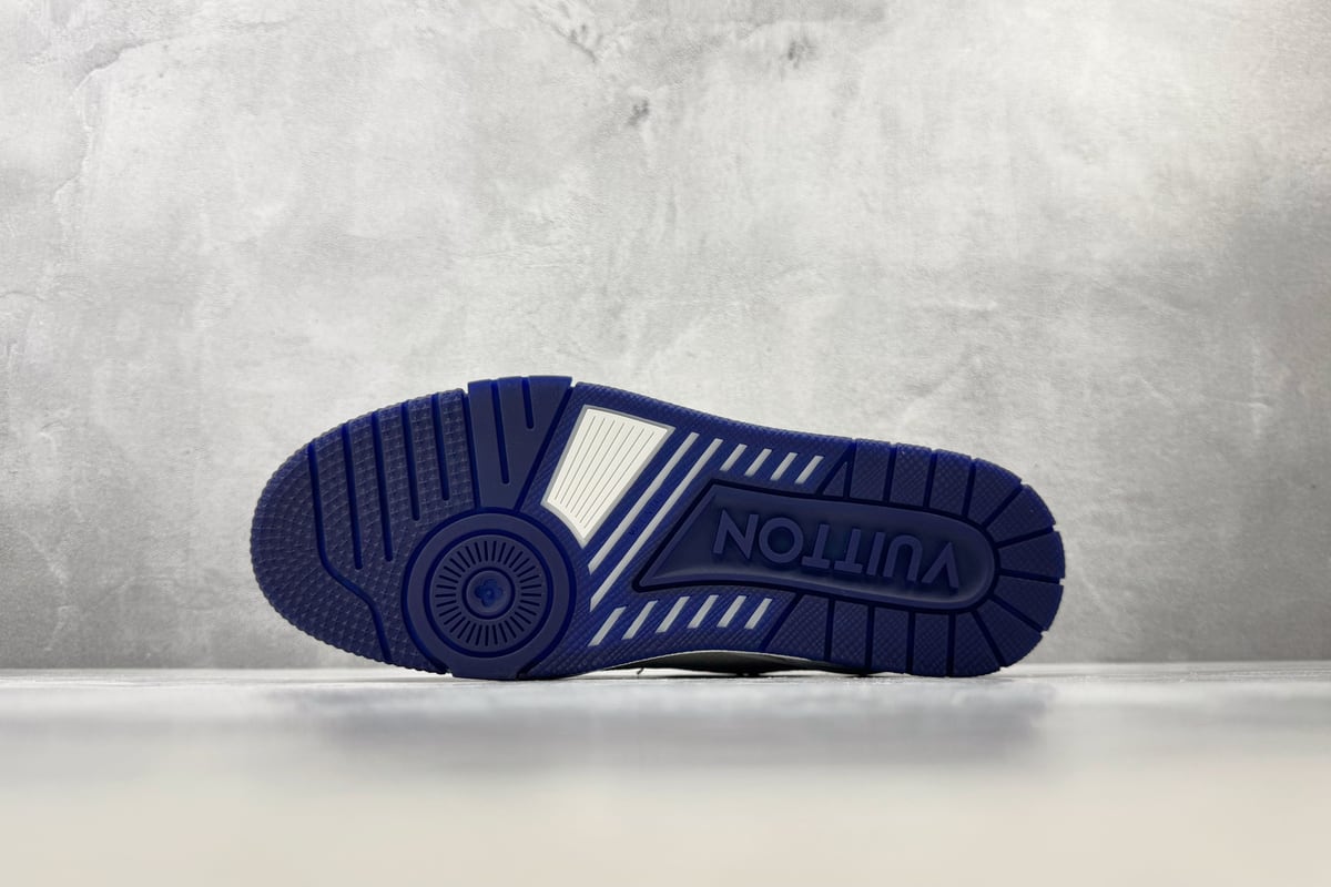 路易威登 LOUIS VUITTON Trainer 白蓝 鞋头实拍图