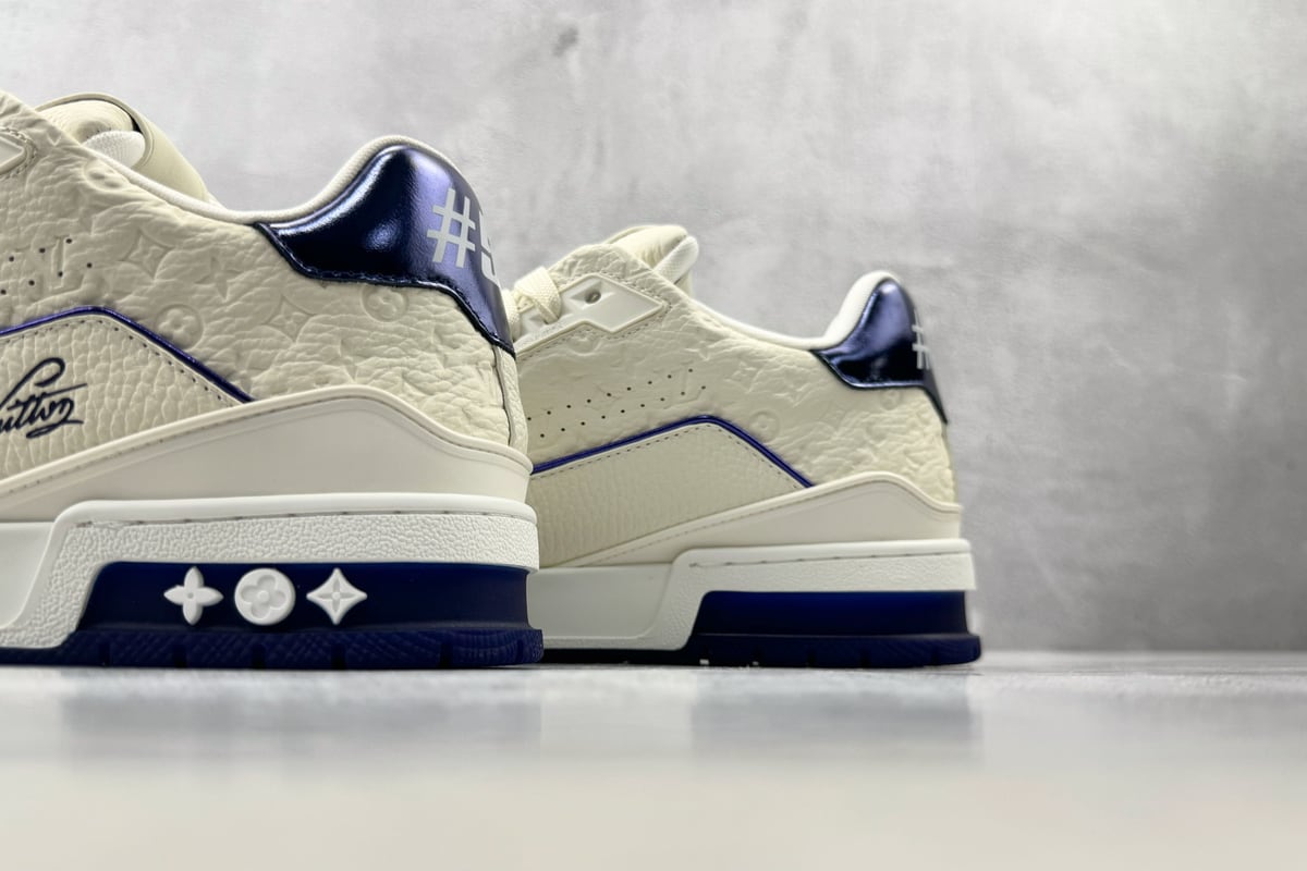 路易威登 LOUIS VUITTON Trainer 白蓝 上脚实拍图
