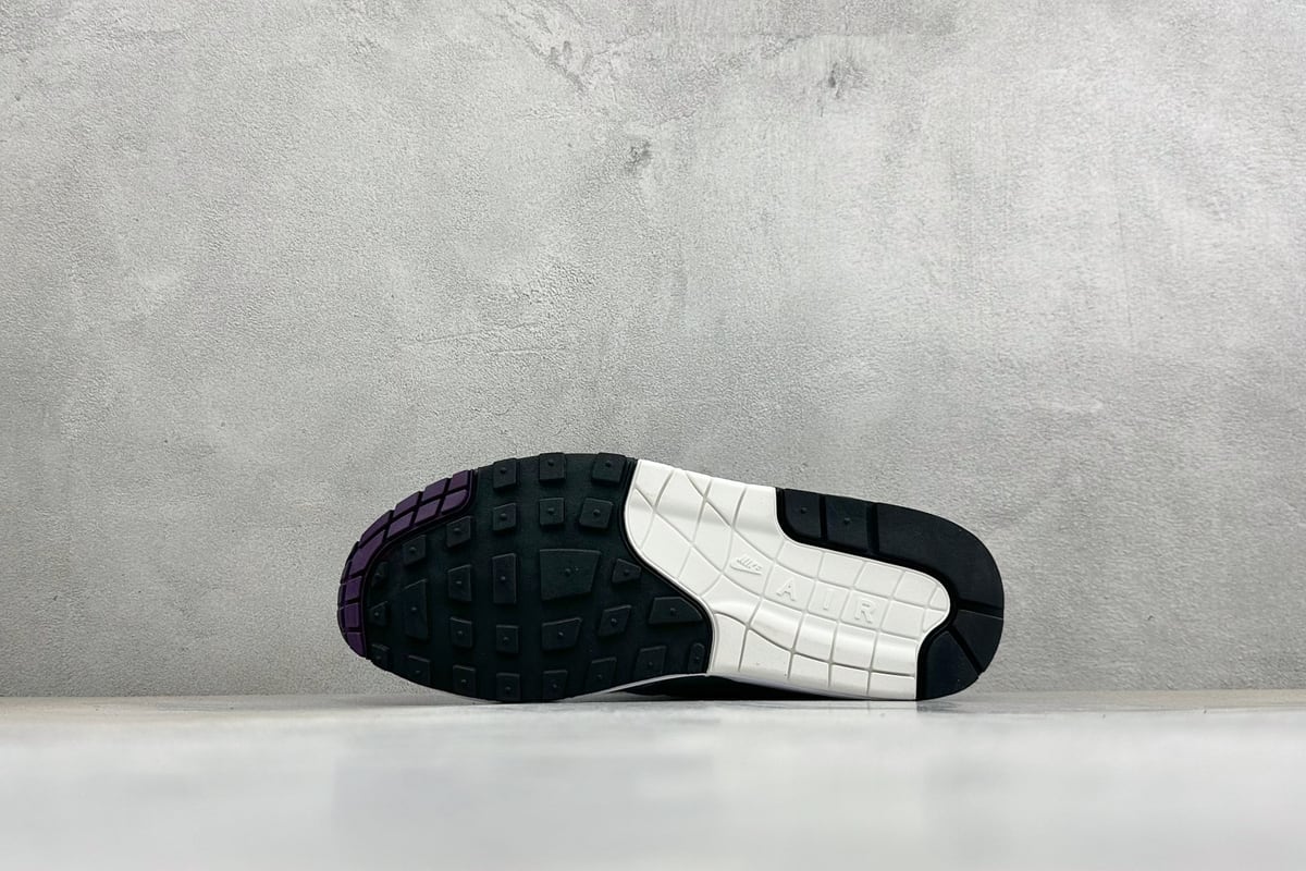 耐克 Nike Air Max 1 耐克气垫 缓震 耐磨运动鞋 黑白蓝 鞋头实拍图