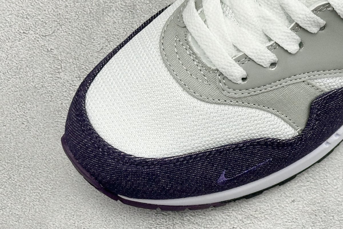 耐克 Nike Air Max 1 耐克气垫 缓震 耐磨运动鞋 黑白蓝 鞋标实拍图