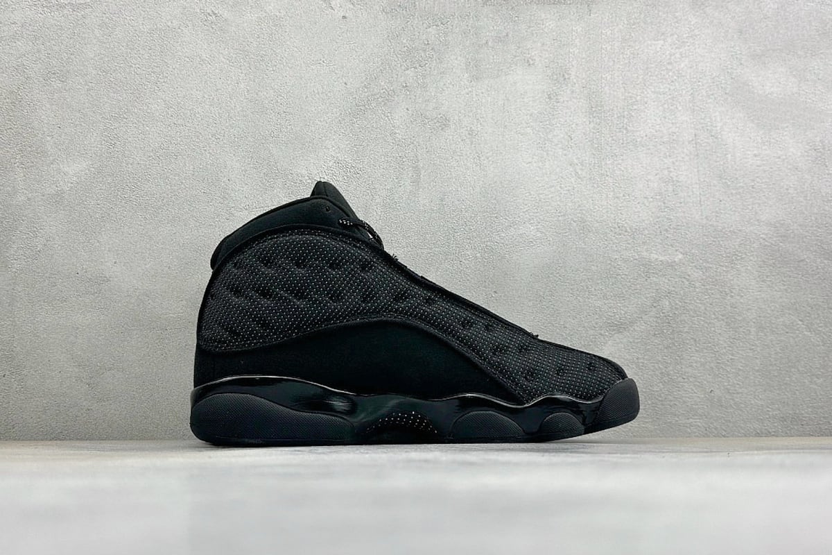 乔丹 Air Jordan 13 Retro Bred 减震防滑 高帮 复古篮球鞋 黑色 侧面实拍图