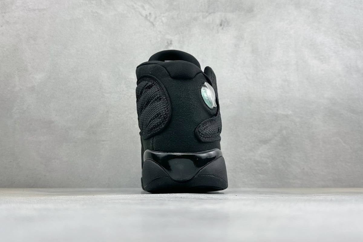 乔丹 Air Jordan 13 Retro Bred 减震防滑 高帮 复古篮球鞋 黑色 鞋底实拍图