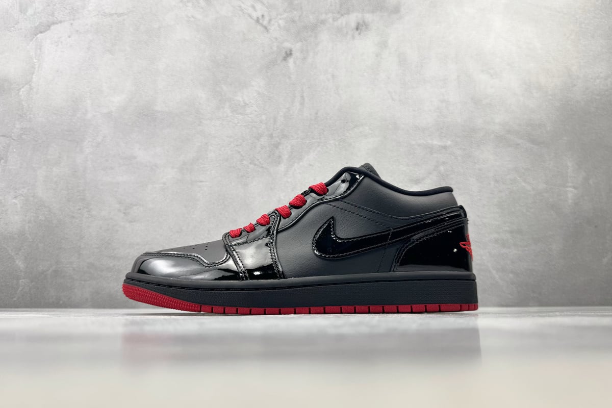 乔丹 Air Jordan 1 黑红 正面实拍图
