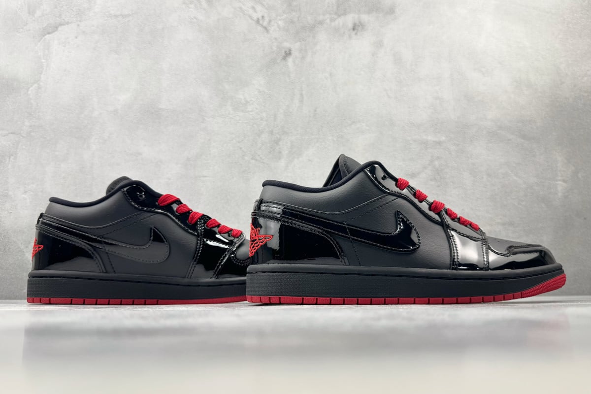 乔丹 Air Jordan 1 黑红 鞋底实拍图