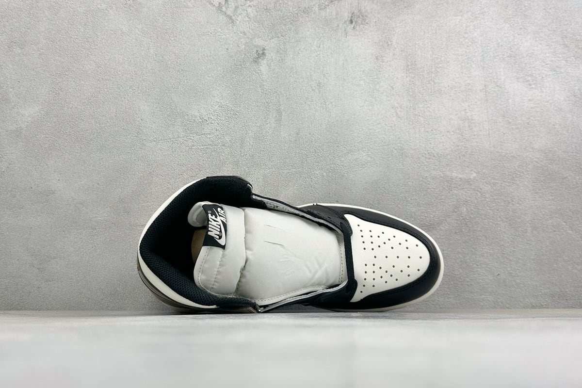 乔丹 Air Jordan 1 Retro High Og 黑摩卡 白银橙 背面实拍图