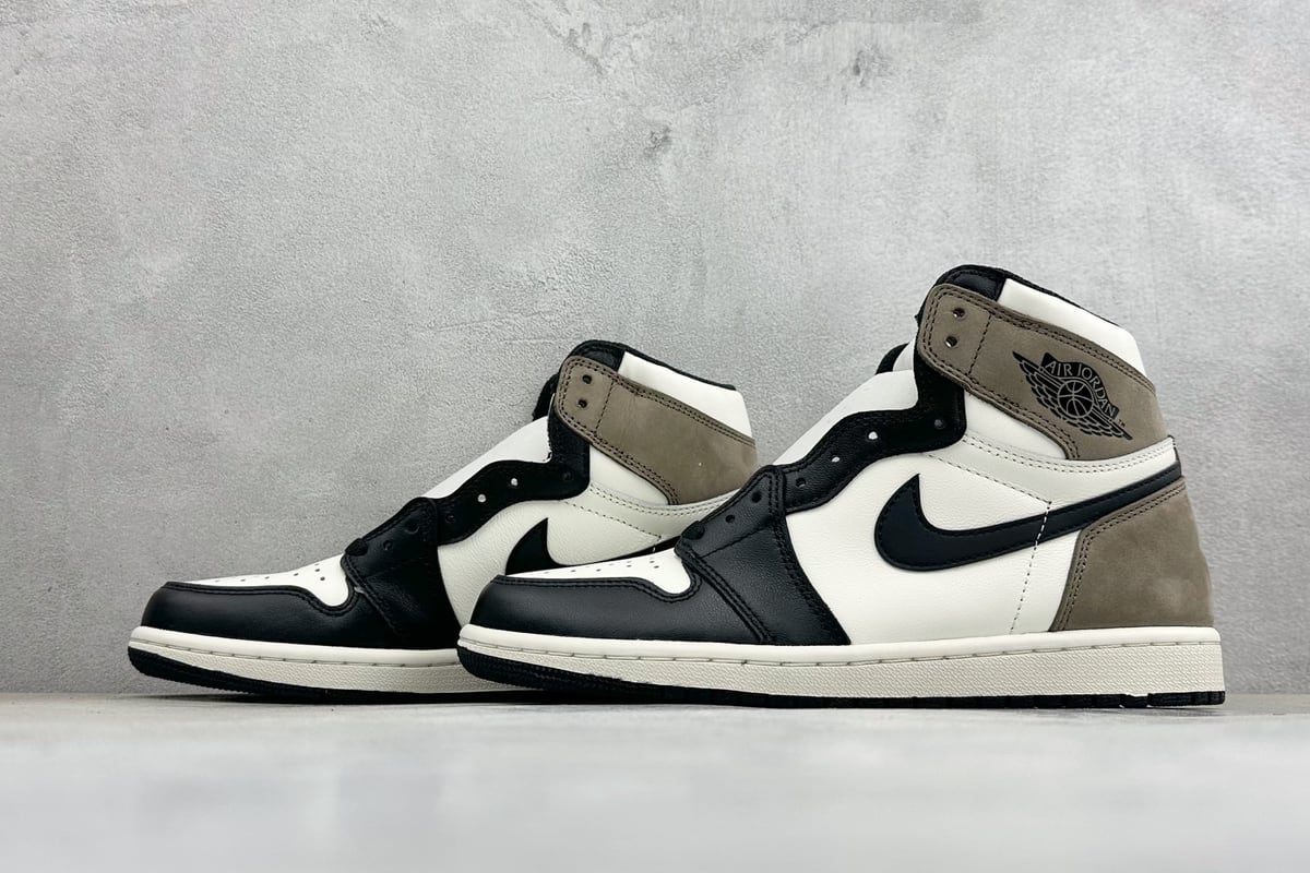 乔丹 Air Jordan 1 Retro High Og 黑摩卡 白银橙 鞋跟实拍图