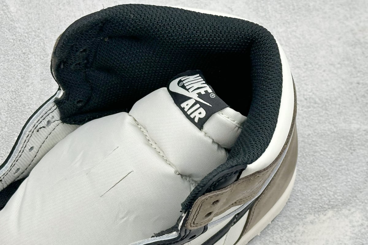 乔丹 Air Jordan 1 Retro High Og 黑摩卡 白银橙 上脚实拍图