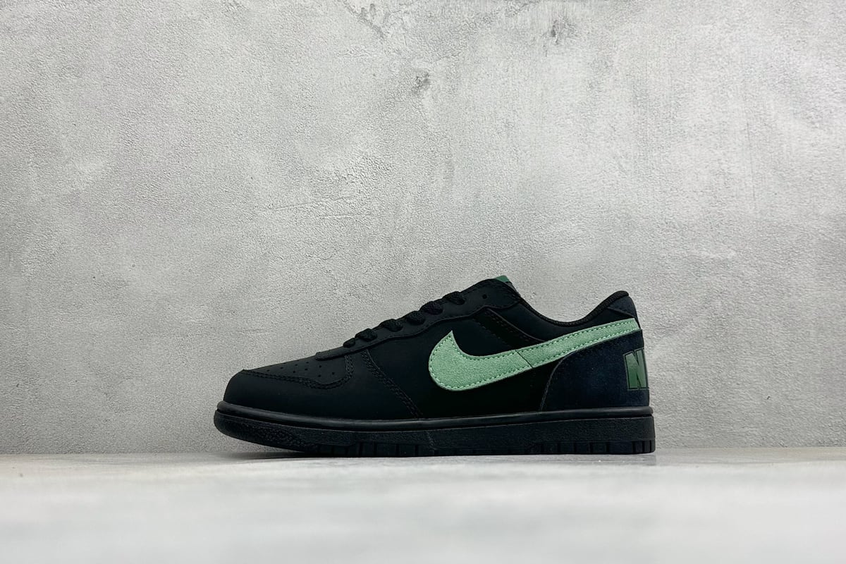 耐克 Nike BIG LOW 耐克 简约百搭 減震耐磨 低帮板鞋 银蓝绿 正面实拍图