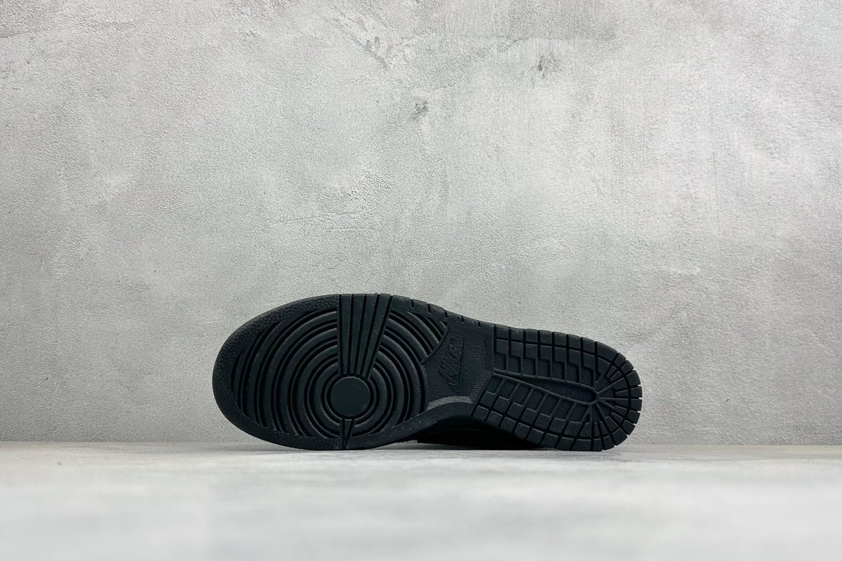 耐克 Nike BIG LOW 耐克 简约百搭 減震耐磨 低帮板鞋 银蓝绿 鞋头实拍图