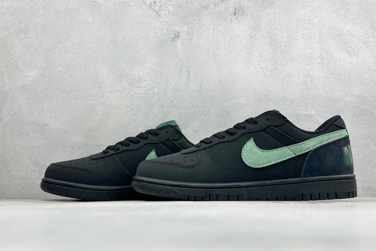 耐克 Nike BIG LOW 耐克 简约百搭 減震耐磨 低帮板鞋 银蓝绿 鞋跟实拍图
