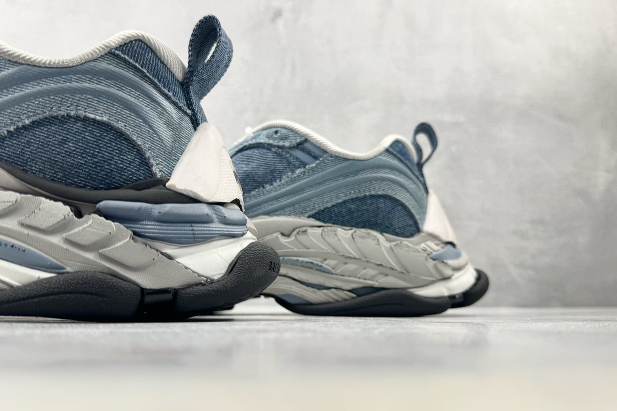 巴黎世家 Balenciaga Triple S.2 2 DENIM 最新 批次 银蓝黑 上脚实拍图