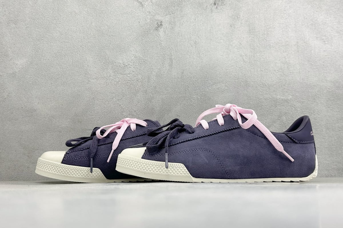 匡威 Converse All Star 自从2019年匡威进军篮球鞋市场往后给我们带来了All Star Pro BB Evo和Converse G4,也签约了第三位代言人谢伊-吉尔吉斯-亚历山大,给我们带来了全新的Converse All Star Pro BB Evo鞋款,相比较原版BB Low,Evo版本拥有着更为合理的低帮设计。就BB low的体验来说,从第一次上脚我就对他赋予了高度评价:这是一双训练脚踝力量的神器!但很显然,全新的Evo版本提高了鞋帮后势的幅度,看起来安全了很多。整双球鞋带来安全感的也不仅仅只有简单的低帮弧度改良。再设计的鞋面其实是EVO版本最大的亮点-实拍图5