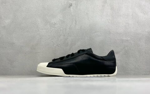 匡威Converse All Star 自从2019年匡威银蓝黑进军篮球鞋市场往后给我们带来了All Star Pro BB Evo和Converse G4，也签约了第三位代言人谢伊-吉尔吉斯-亚历山大，给我们带来了全新的Converse All Star Pro BB Evo鞋款，相比较原版BB Low，Evo版本拥有着更为合理的低帮设计。就BB low的体验来说，从第一次上脚我就对他赋予了高度评价：这是一双训练脚踝力量的神器！但很显然，全新的Evo版本提高了鞋帮后势的幅度，看起来安全了很多。整双球鞋带来安全感的也不仅仅只有简单的低帮弧度改良。再设计的鞋面其实是EVO版本最大的亮点纯原版本 货号：A20655C