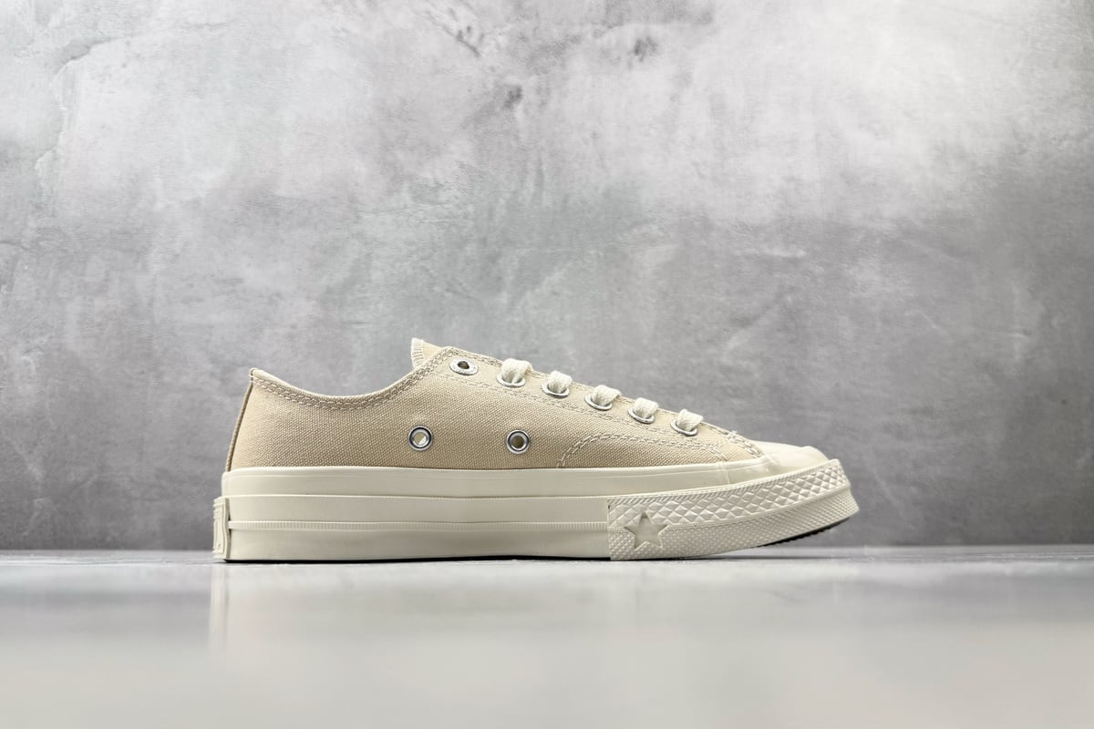 匡威 Converse CHUCK 70 X 星星印花 米色 • 米银棕 侧面实拍图