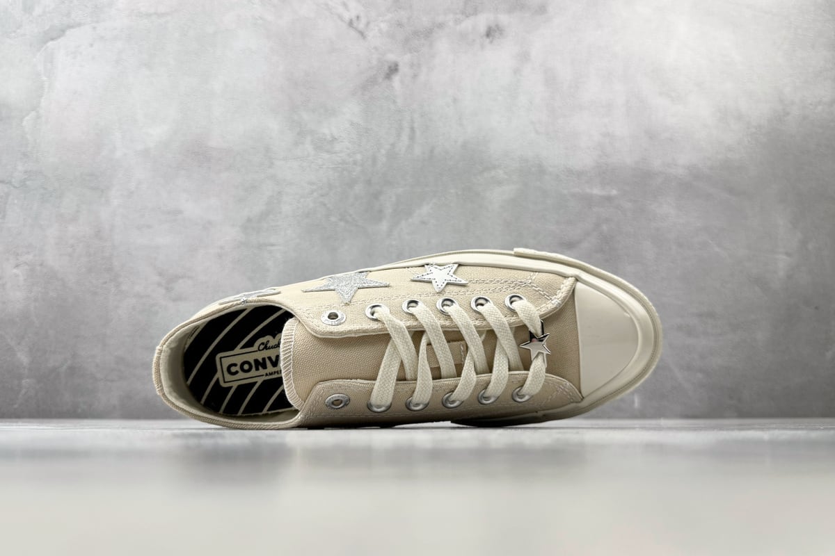 匡威 Converse CHUCK 70 X 星星印花 米色 • 米银棕 背面实拍图