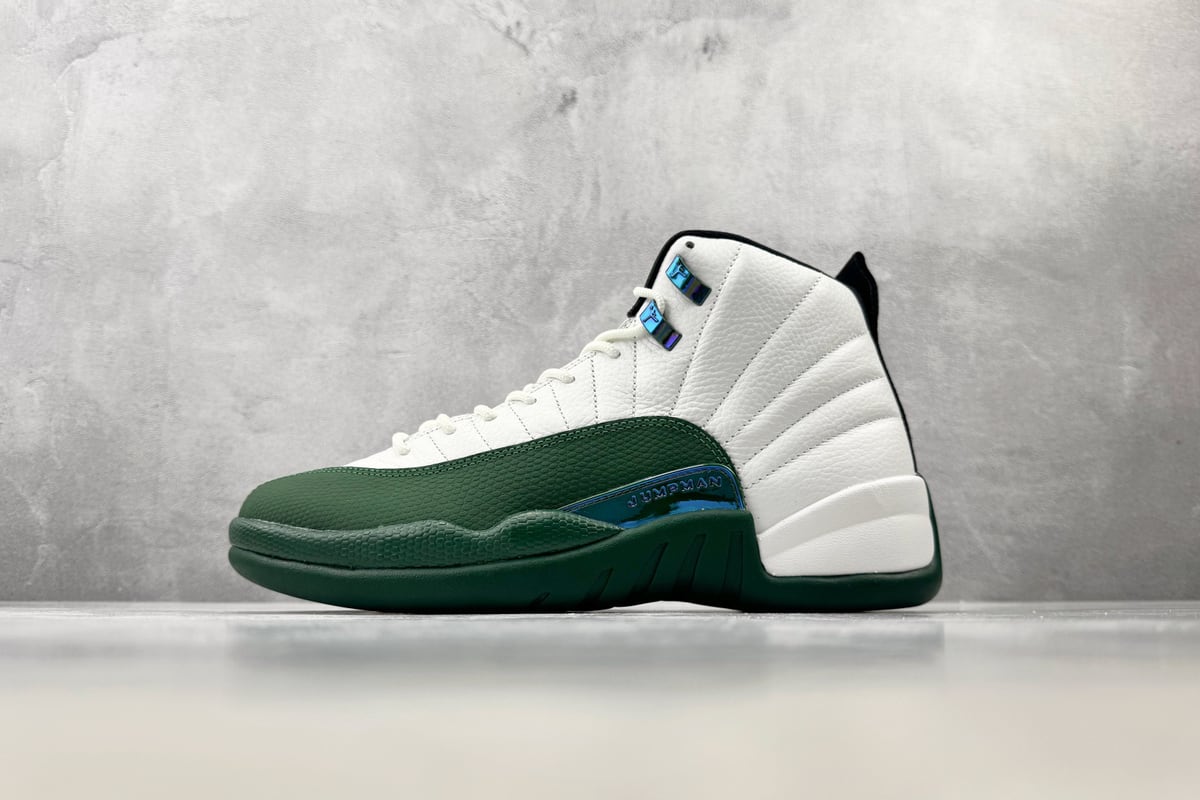 乔丹 Air Jordan 12 Retro 原版 白绿 正面实拍图