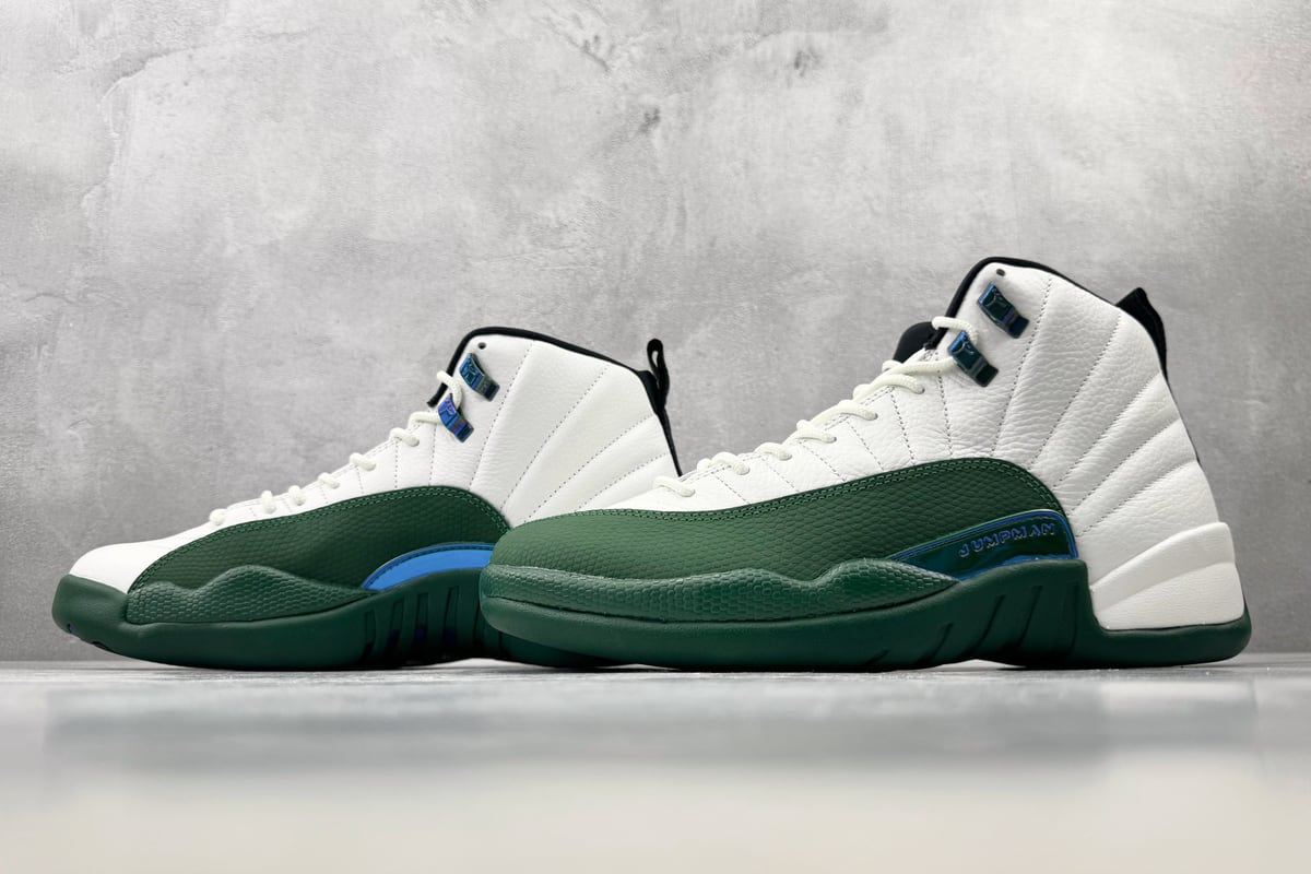 乔丹 Air Jordan 12 Retro 原版 白绿 鞋跟实拍图