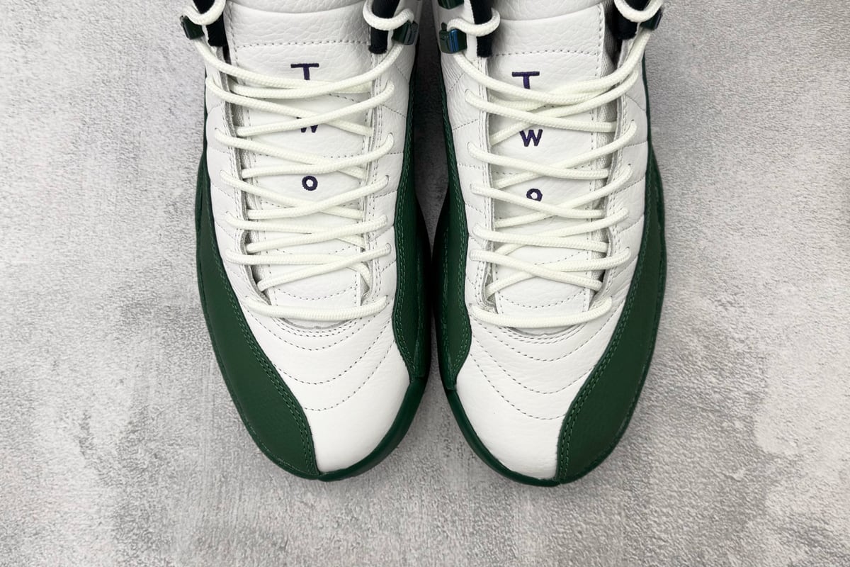 乔丹 Air Jordan 12 Retro 原版 白绿 鞋标实拍图