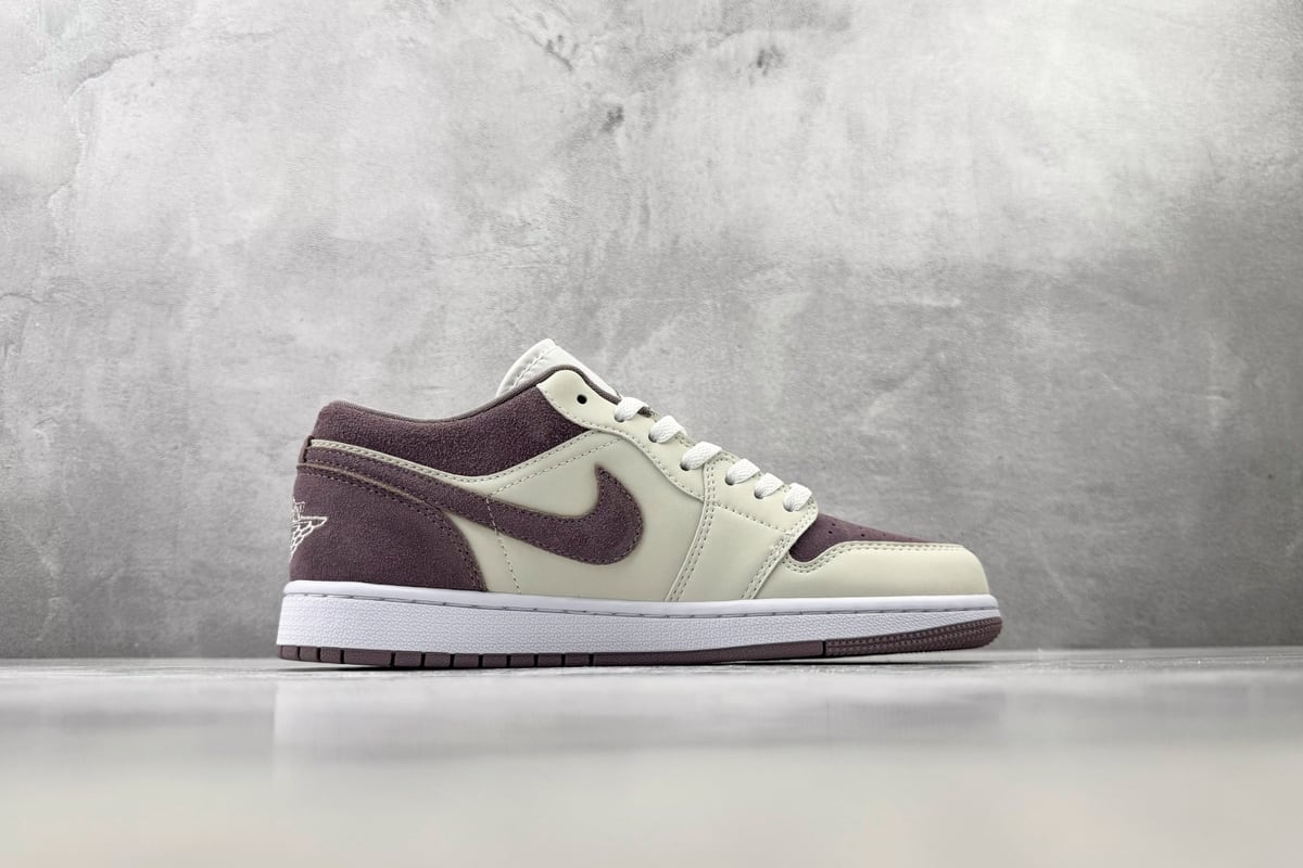 乔丹 Air Jordan 1 浅紫 银粉红 侧面实拍图
